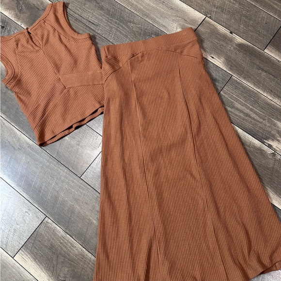 Illa Illa 2pc Ribbed Knit Set - Picture 7 of 8